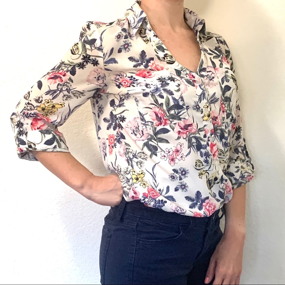 H&M V Neck Button Up Blouse/Floral Print